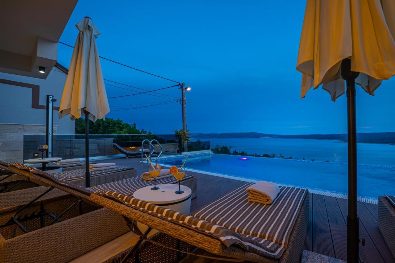 Villa Marassi With Heated Pool, Hot Tub And Sauna Цриквеница Экстерьер фото