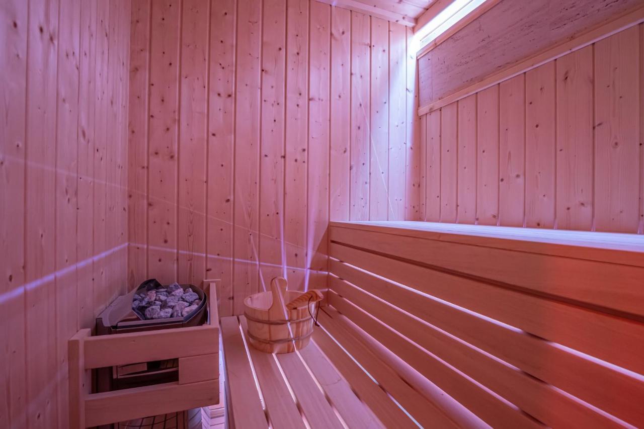 Villa Marassi With Heated Pool, Hot Tub And Sauna Цриквеница Экстерьер фото