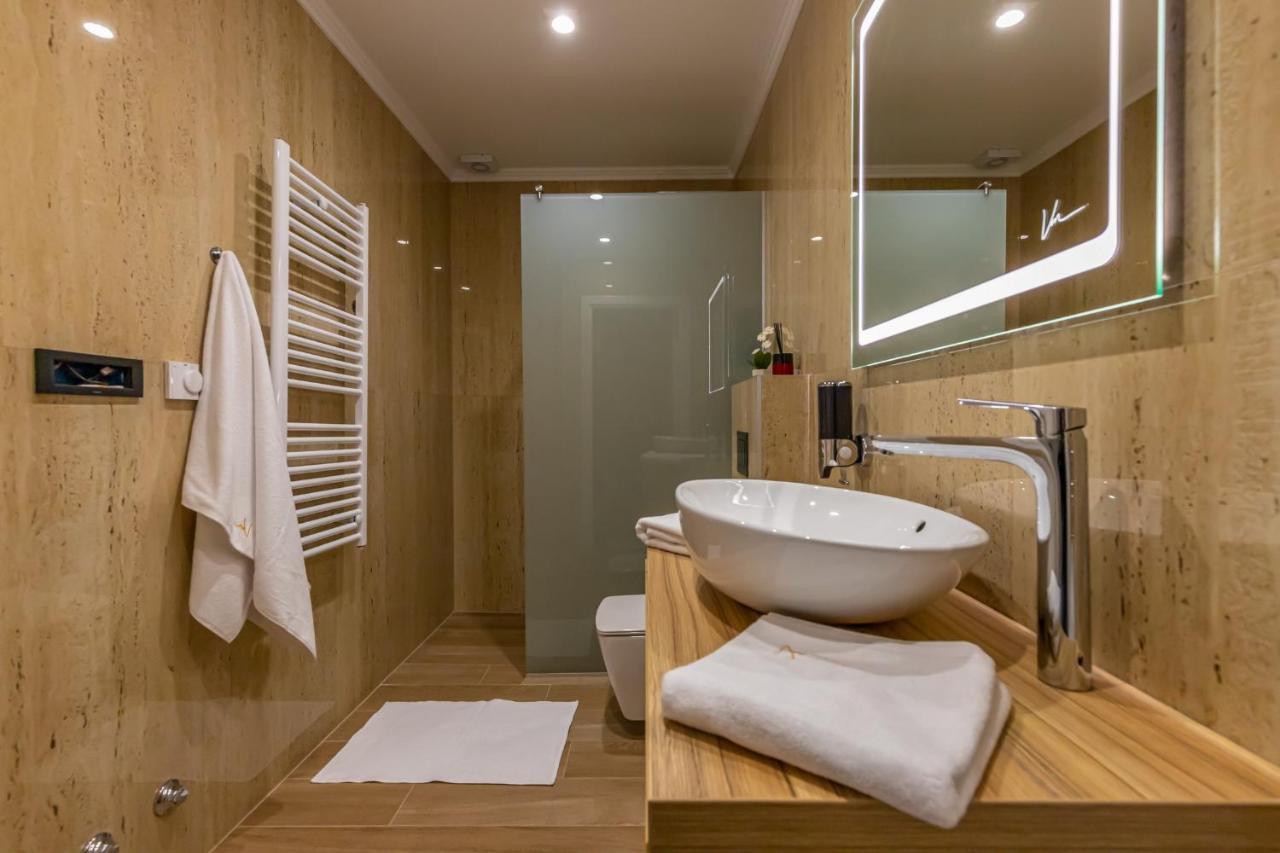 Villa Marassi With Heated Pool, Hot Tub And Sauna Цриквеница Экстерьер фото